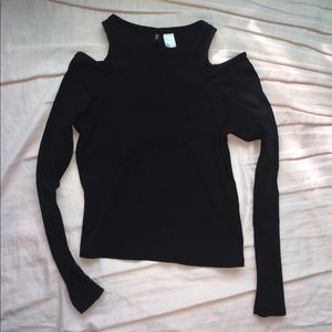 Divided by H&M black ribbed cold shoulder top (L)